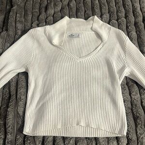 Hollister V-neck sweater with collar